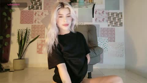 luckysapphire777 online show from 04-02-26, 10:24