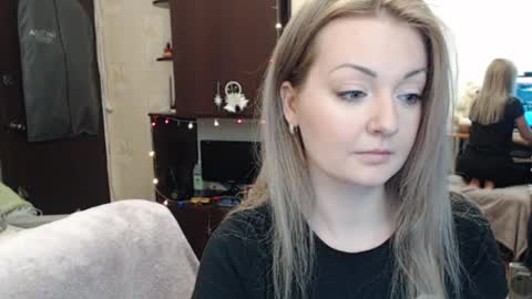 Snapshot of luckyshotgirl chatting on 01-02-25, 01:08 LuckyShot online show from 01-02-25, 01:08