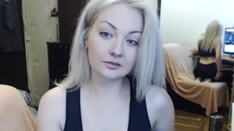 Snapshot of luckyshotgirl chatting on 11-03-25, 03:02 LuckyShot online show from 11-03-25, 03:02