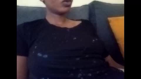 Snapshot of luckystar_19 chatting on 03-05-25, 12:00 luckystar_19 online show from 03-05-25, 12:00