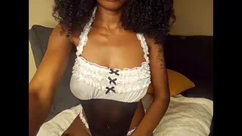 Snapshot of luckystar_19 chatting on 03-08-25, 12:52 luckystar_19 online show from 03-08-25, 12:52