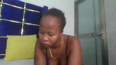 Snapshot of luckyy0001 chatting on 10-22-25, 08:30 Lopez online show from 10-22-25, 08:30