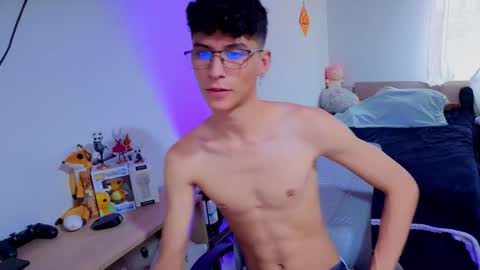 Lu Independent Model online show from 10-17-25, 09:06