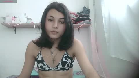 Snapshot of lucrecia21_ chatting on 12-23-24, 06:48 Lucrecia... new accout...OFS LU 21 online show from 12-23-24, 06:48