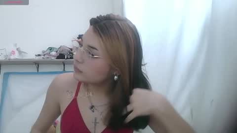 Snapshot of lucrecia21_ chatting on 01-18-25, 04:31 Lucrecia... new accout...OFS LU 21 online show from 01-18-25, 04:31