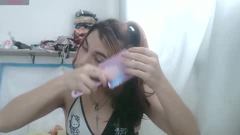 Snapshot of lucrecia21_ chatting on 01-23-25, 05:21 Lucrecia... new accout...OFS LU 21 online show from 01-23-25, 05:21