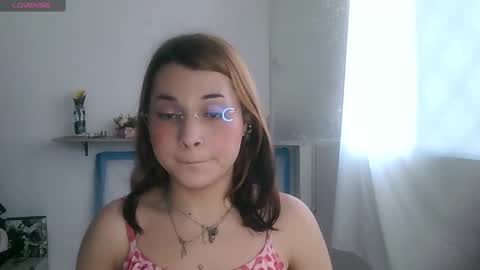 Snapshot of lucrecia21_ chatting on 02-05-25, 02:59 Lucrecia... new accout...OFS LU 21 online show from 02-05-25, 02:59