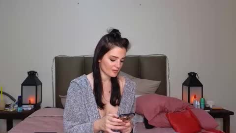 Lucy online show from 10-22-25, 09:03