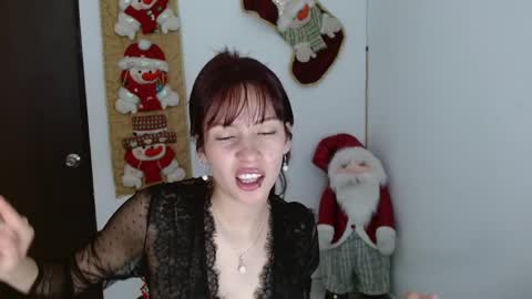 Snapshot of lucy_collins_g chatting on 12-12-24, 04:10 Lucy online show from 12-12-24, 04:10