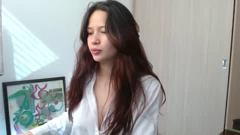 Snapshot of lucy_collins_g chatting on 11-05-25, 08:09 Lucy online show from 11-05-25, 08:09