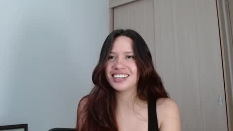 Snapshot of lucy_collins_g chatting on 11-18-25, 08:46 Lucy online show from 11-18-25, 08:46