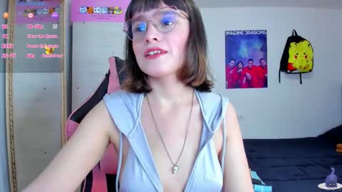 Snapshot of lucy_hess_ chatting on 09-26-25, 07:07 Lucy online show from 09-26-25, 07:07