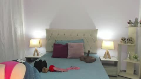 Lucia online show from 12-19-24, 09:49
