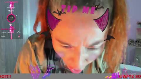 Lucia online show from 02-10-25, 01:24