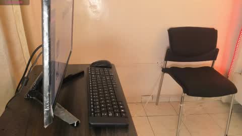 Snapshot of lucy_milf_474 chatting on 11-09-25, 10:57 Lucy online show from 11-09-25, 10:57