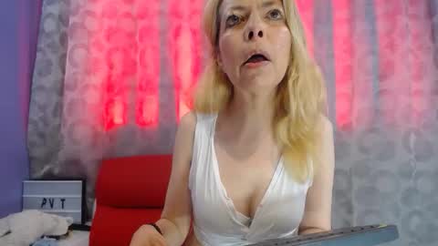  SleepyAbuela online show from 01-06-26, 01:48