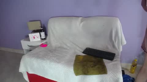 Snapshot of lucy_ny chatting on 03-10-26, 03:28 SleepyAbuela online show from 03-10-26, 03:28