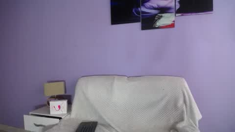 Snapshot of lucy_ny chatting on 03-11-26, 01:39 SleepyAbuela online show from 03-11-26, 01:39