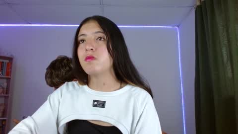 Snapshot of lucy_y_jacob chatting on 09-29-25, 10:25 lucy_y_jacob online show from 09-29-25, 10:25