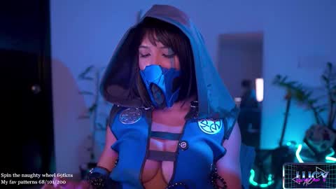 Lucy Alien  online show from 10-28-25, 07:27