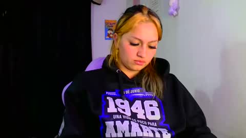 Snapshot of lucycherry__ chatting on 12-31-24, 06:05 LUCIA online show from 12-31-24, 06:05