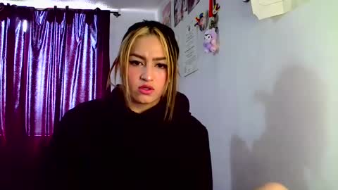 Snapshot of lucycherry__ chatting on 01-14-25, 06:28 LUCIA online show from 01-14-25, 06:28