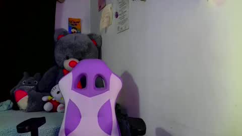 Snapshot of lucycherry__ chatting on 03-08-25, 04:34 LUCIA online show from 03-08-25, 04:34