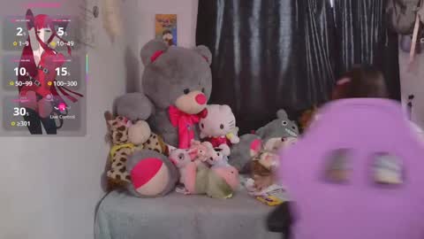 Snapshot of lucycherry__ chatting on 09-30-25, 12:32 LUCIA online show from 09-30-25, 12:32