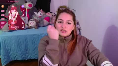 Snapshot of lucycherry__ chatting on 11-25-25, 12:10 LUCIA online show from 11-25-25, 12:10