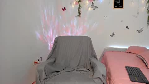 Snapshot of lucygarciia chatting on 01-03-25, 03:55 Lucy online show from 01-03-25, 03:55