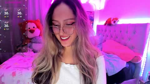 Snapshot of lucylane_ chatting on 12-12-24, 08:14 Lucy online show from 12-12-24, 08:14