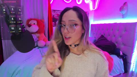 Snapshot of lucylane_ chatting on 02-02-25, 05:32 Lucy online show from 02-02-25, 05:32