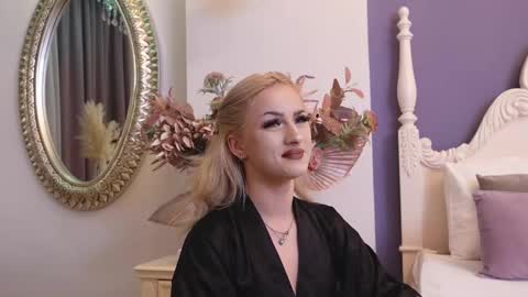 Lucy Lexton online show from 02-18-25, 04:37