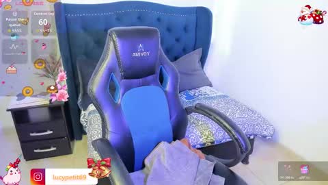 Lucy Petit online show from 12-22-25, 12:46