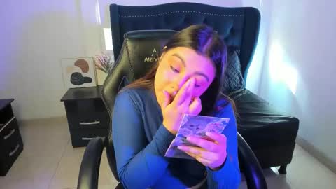 Lucy Petit online show from 01-09-26, 01:36