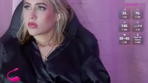 Snapshot of lucyrouse18 chatting on 02-13-25, 01:26 Lucy online show from 02-13-25, 01:26