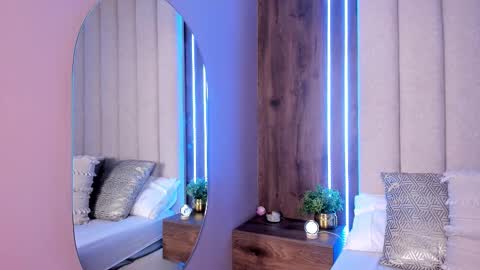 Lucy online show from 11-29-25, 01:47