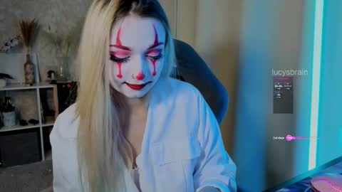 Snapshot of lucysbrain chatting on 10-29-25, 05:14 Lucy online show from 10-29-25, 05:14