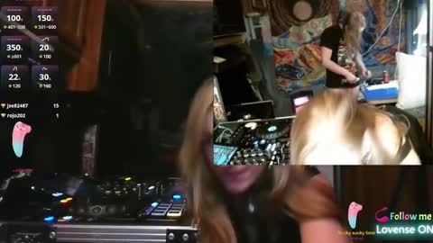 Snapshot of lucyvybes_and_gogert chatting on 03-02-25, 11:18 Lucy Vybes and Go-Gert online show from 03-02-25, 11:18