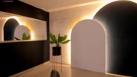 Lucy online show from 10-17-25, 08:22