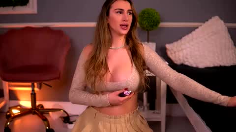 Snapshot of lucyxrios chatting on 11-26-25, 10:00 Lucy P online show from 11-26-25, 10:00