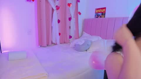 LUCYY FROM HOME  online show from 10-05-25, 01:59