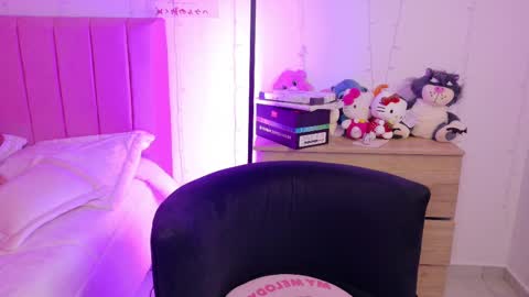 LUCYY FROM HOME  online show from 10-21-25, 01:50