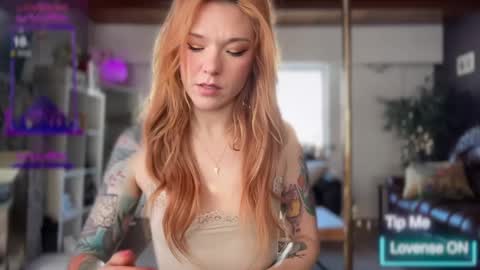 Snapshot of luebeam chatting on 02-18-25, 08:03 Luubeam INSTA luubeammm TWITTER lunaisreallycu1 online show from 02-18-25, 08:03