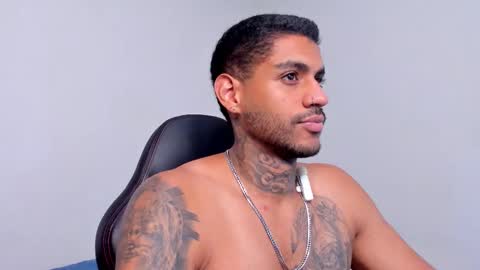 Luigi Vitale online show from 10-20-25, 07:20