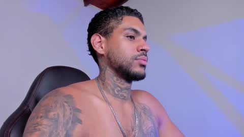 Luigi Vitale online show from 11-23-25, 01:05