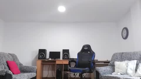 Luigi online show from 10-25-25, 02:13