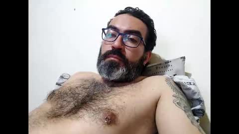 Snapshot of luis2988z chatting on 10-26-25, 07:14 Hairyman online show from 10-26-25, 07:14