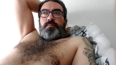 Snapshot of luis2988z chatting on 11-03-25, 05:58 Hairyman online show from 11-03-25, 05:58