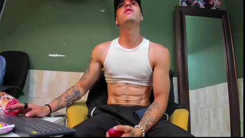 Snapshot of luis_as chatting on 01-12-25, 11:26 Luis AS online show from 01-12-25, 11:26